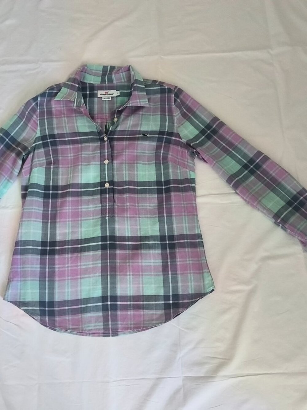 Vineyard Vines  long-sleeve button-down shirt size 2